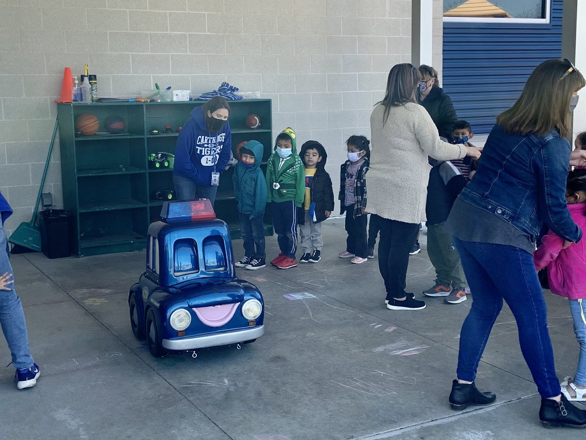 MSHPTrooperD's tweet photo. Bumper had a great time today at the Early Childhood Center in Carthage! With the help of MSgt. Walker, he talked about seatbelts, bike helmets, strangers,and what to do if you find a gun. No April fooling around here. The kids were amazing! https://t.co/gduJVMQPWc