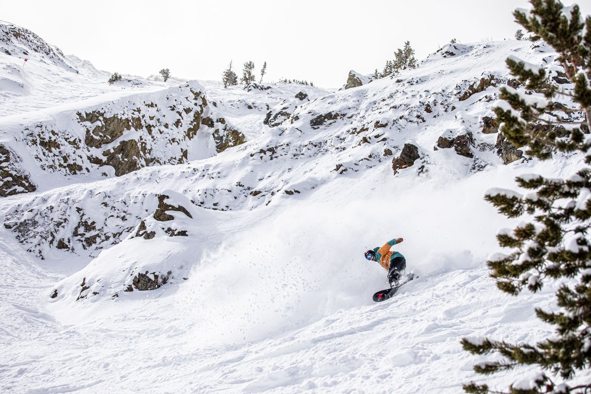 bigskyresort's tweet photo. Throwing it back to last week when the @IFSAfreeriders &amp; #FWQ 2* &amp; 4* athletes were hucking it off the Big Sky steeps. Congrats to all the participants &amp; winners. 

Results: https://t.co/D3PETxSmsI
Photo: KG Content https://t.co/GaIZH4aOiE