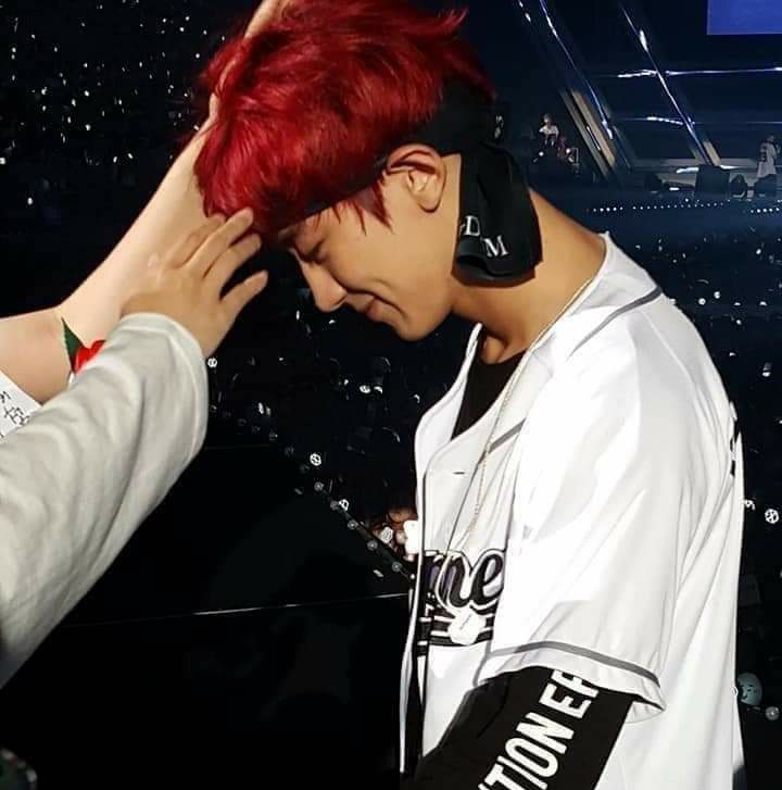 FORUCHANYEOL's tweet photo. 🥺🤍 https://t.co/CGxrZYnlBF