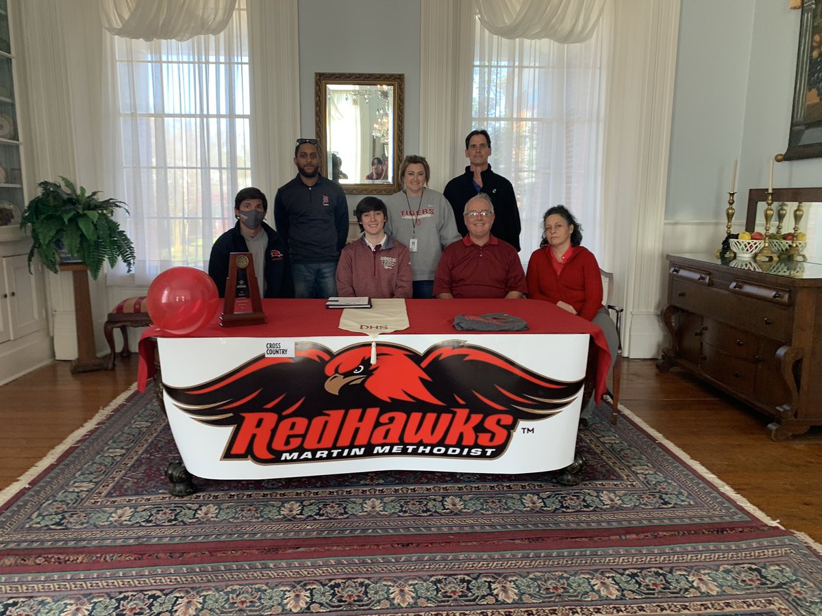 Congratulations to Deshler’s Cody Hill for signing his LOI today to run Cross Country at Martin Methodist next year! <a href="/DeshlerAthletic/">Deshler Athletics</a> <a href="/patricebrown91/">Patrice Brown</a> <a href="/4theluv14/">Bryan Lindsey</a>