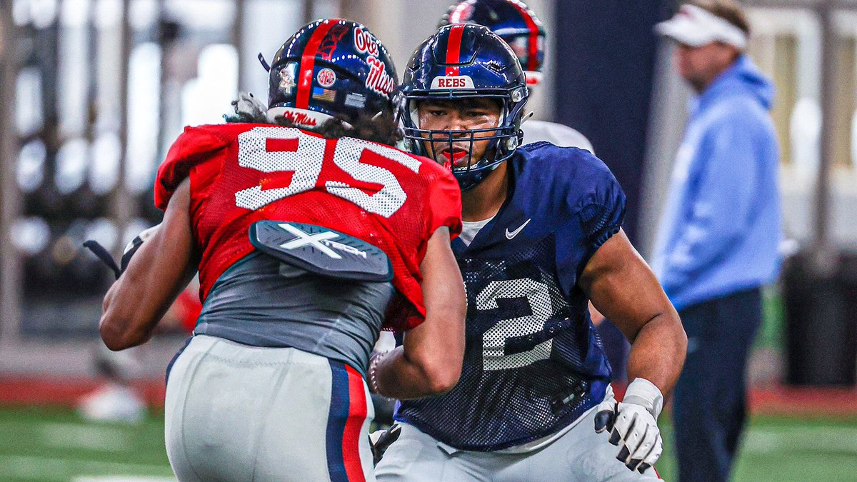 OleMissFB's tweet photo. 📷

Big guys up front doing work. https://t.co/j1Or8xMvBw