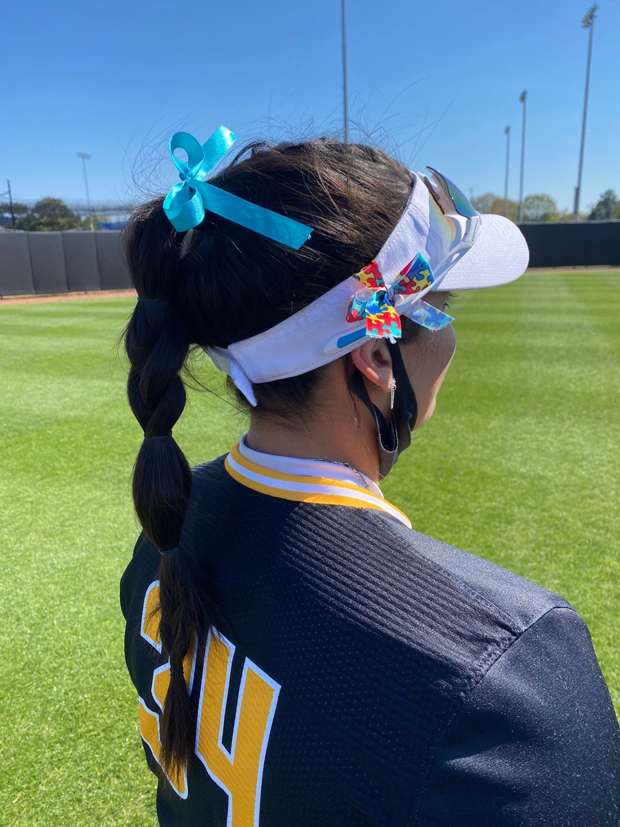 GoShockersSB's tweet photo. This weekend we will be sporting these two ribbons for Autism Awareness Day (April 2) and Ovarian Cancer Awareness.

🧩 | https://t.co/hgQH1mRGnm
🎗 | https://t.co/FZCGUeugYV https://t.co/F6HWc2zS2b