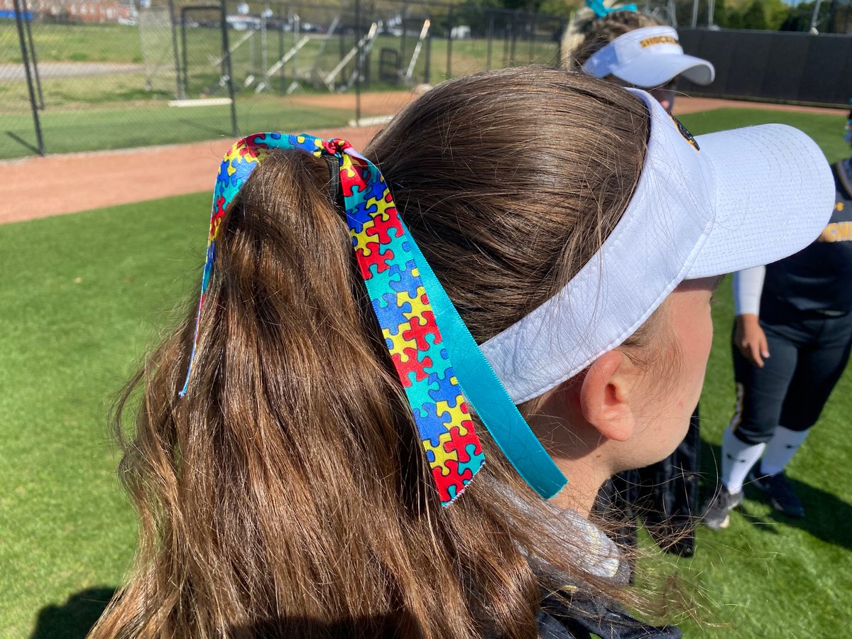 GoShockersSB's tweet photo. This weekend we will be sporting these two ribbons for Autism Awareness Day (April 2) and Ovarian Cancer Awareness.

🧩 | https://t.co/hgQH1mRGnm
🎗 | https://t.co/FZCGUeugYV https://t.co/F6HWc2zS2b