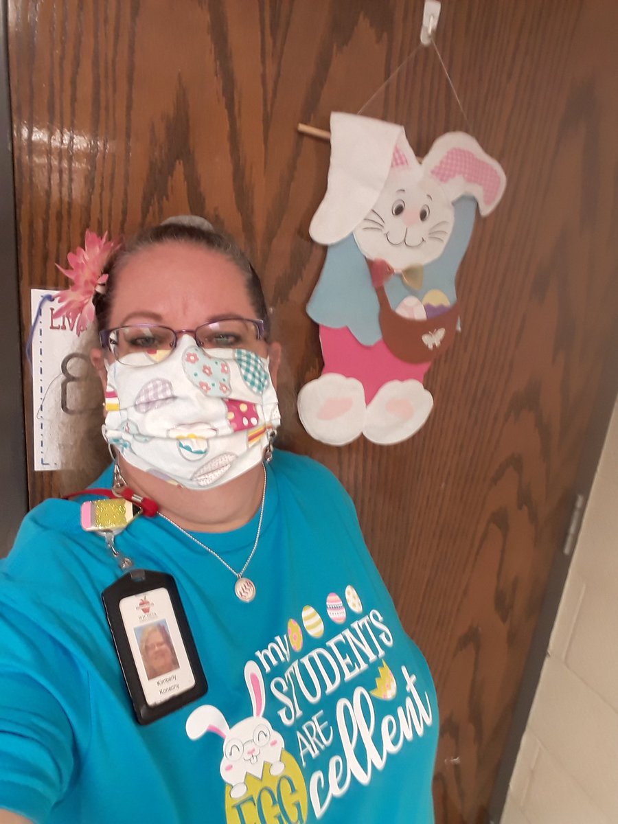 I had fun twinning with <a href="/1stGradeMrsO/">Valerie Ortiz</a> &amp; <a href="/jtbambam/">Joey Bamberger</a> today <a href="/IrvingElementa1/">Irving Elementary USD 259</a>. Our students are EGG-cellent! Thanks for the mask, <a href="/1stGradeMrsO/">Valerie Ortiz</a>! #IrvingShines #KonecnysScholars #Easter <a href="/TeachersCrate/">The Teacher's Crate</a>