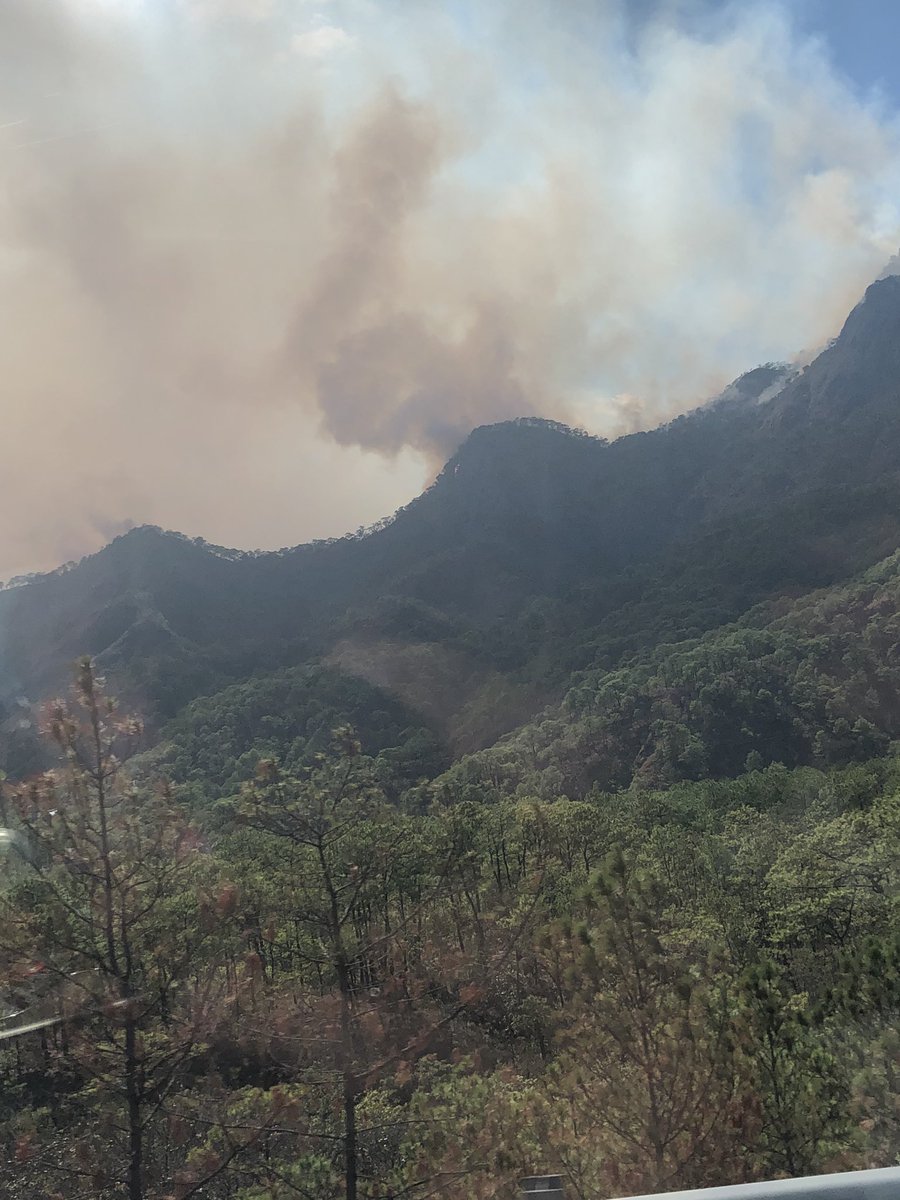 mgangoiti's tweet photo. Fuerte incendio sobre la carretera Mexico -Acapulco a la altura del km 306. @SEMARNAT_mx @CAPUFE https://t.co/8L22s0mgyj