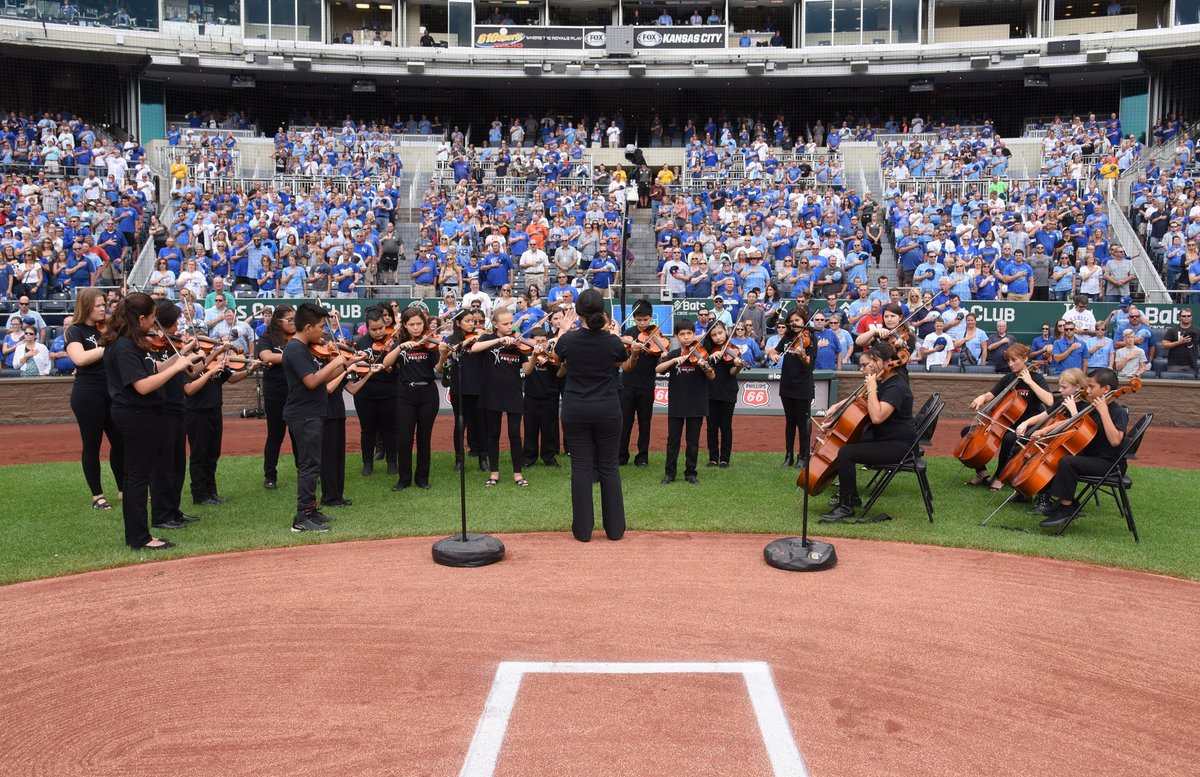 hpkcmo's tweet photo. Yep. We'll share this pic EVERY year! #tbt #foreverroyal #openingday #paintitblue #TogetherRoyal https://t.co/iJXsQeXYQT