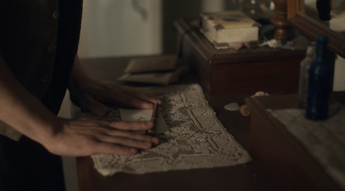 archerlene's tweet photo. I’m thinking about the fact that Gilbert really went to Anne’s room, smiled looking at her things and thinking about her, knowing he’s leaving an actual love letter there for her there 

#renewannewithane https://t.co/FZb8v0H6Xa
