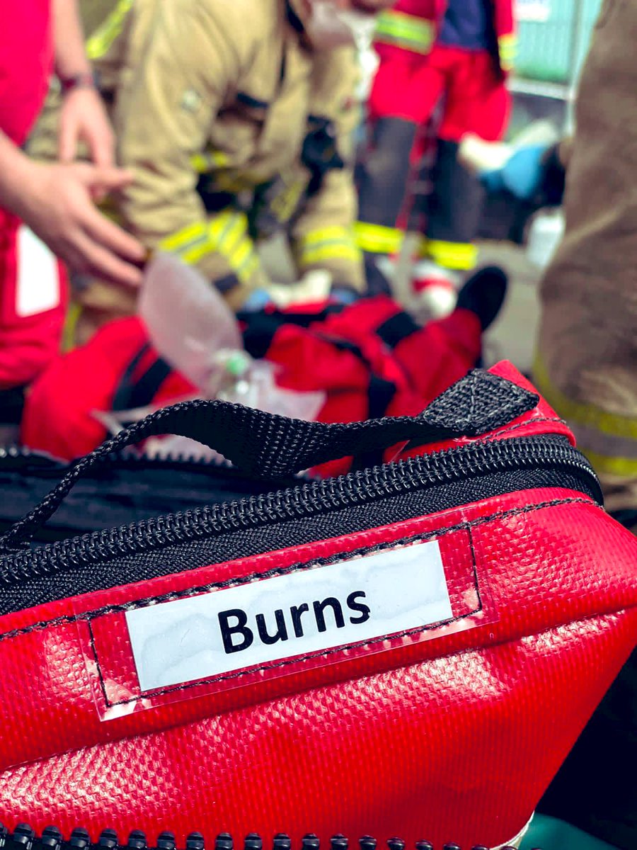 MEDSERVEWales's tweet photo. Our #VolunteerMedics supporting @SWFireandRescue @SWFRSCG recruits from WDS 01/21 with #MedTrg this week as part of their #RTC continuation training. https://t.co/0ibP99gmnX
