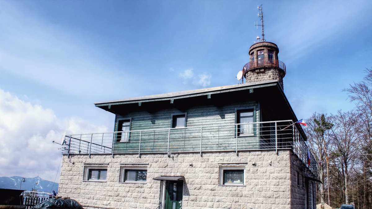 vyletomania's tweet photo. Lookout tower "Nad Prosečí" between Jablonec n. Nisou &amp; Liberec cities. View on both cities &amp; Jizera mountains. https://t.co/XveXAA9KcI  @HappySnapper85 @DGPhotography9 @280James @VisitCZ https://t.co/T0De36QZdt