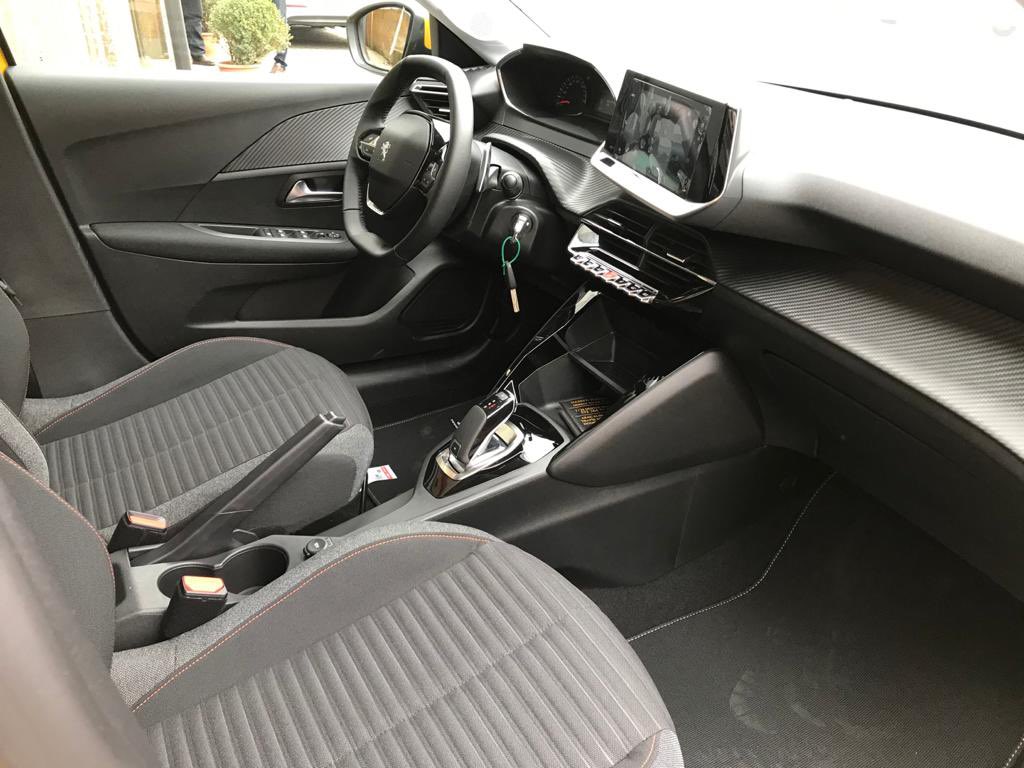 Yeni Peugeot 208 Dizel Otomatik hizmetinizde #peugeot #peugeot208
#araçkiralama #İstanbul #ümraniye #tekrentacar