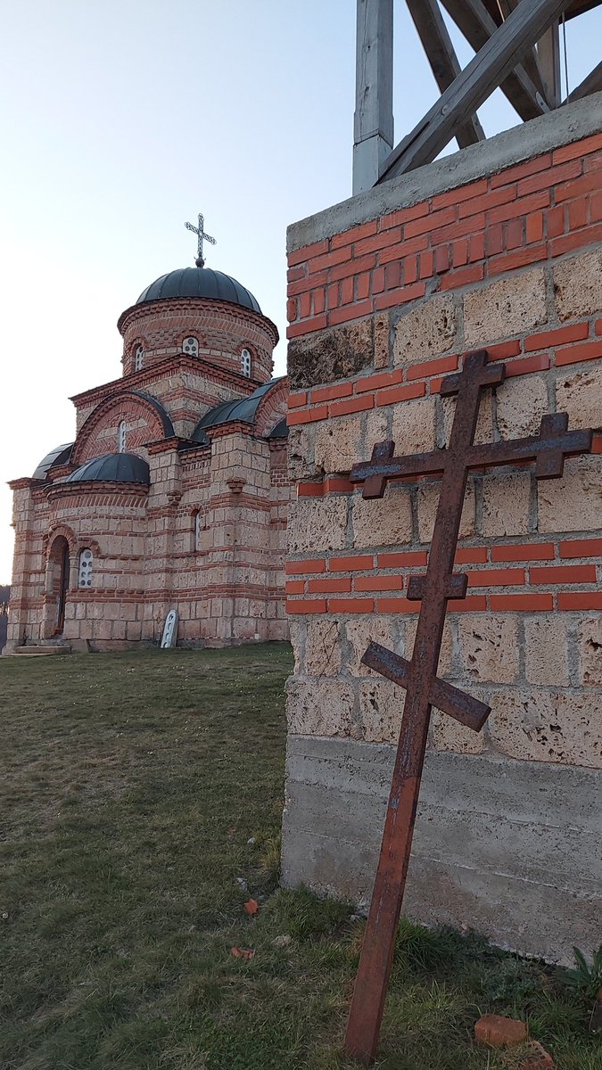 JelenaMKandic's tweet photo. Za KRST ČASNI & SLOBODU ZLATNU.☦
#crkvaSvĐorđa #svGeorgije #AgiosGeorgious & #MemorijalniKompleks #MemorialComplex sa #spomenik #generalMihajlović #DragoljubMihajlović #Draža na #RavnaGora🌄 iznad #Koštunići #Srbija.
#NemaNazad💪🏻🇷🇸✊🏻 https://t.co/Le3hDDuU6h