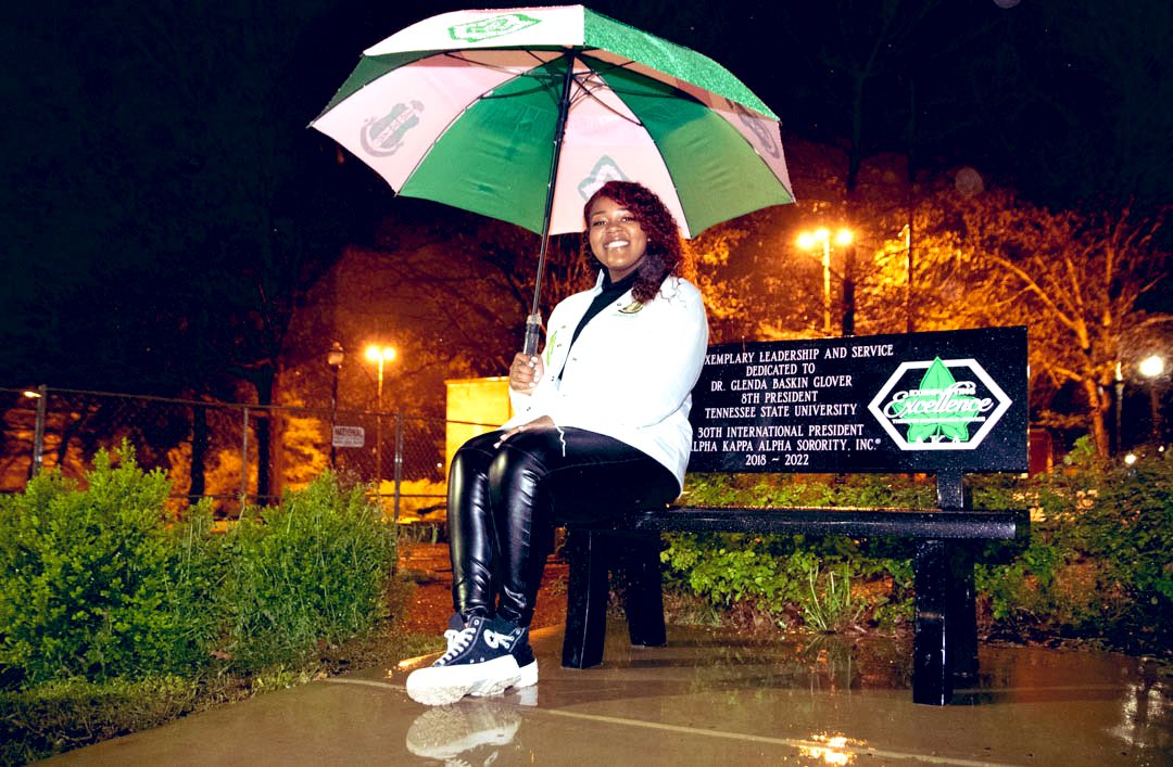 __QUEEN99's tweet photo. “Mirror Mirror on the wall who’s the prettiest of them all...REINTRODUCING MYSELF AS “Secret Plan” 34-ΑΨ-21 #skeewee #aka #alphapsi #68IHR https://t.co/4wEyJJpH9R