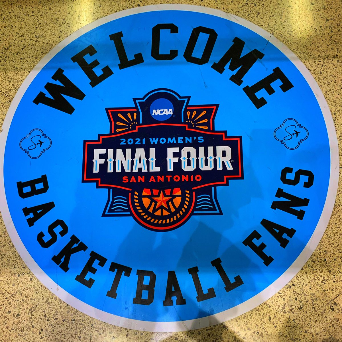 I’m here! Ready to watch some ‘herstory’ in the making! So grateful to be in San Antonio to root on and support our Final Four team!! ❤️💙#BearDown #GoCats #WeAreArizona!