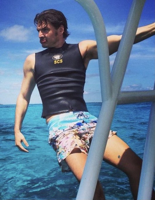 Happy birthday to pedro pascal and his thighs  