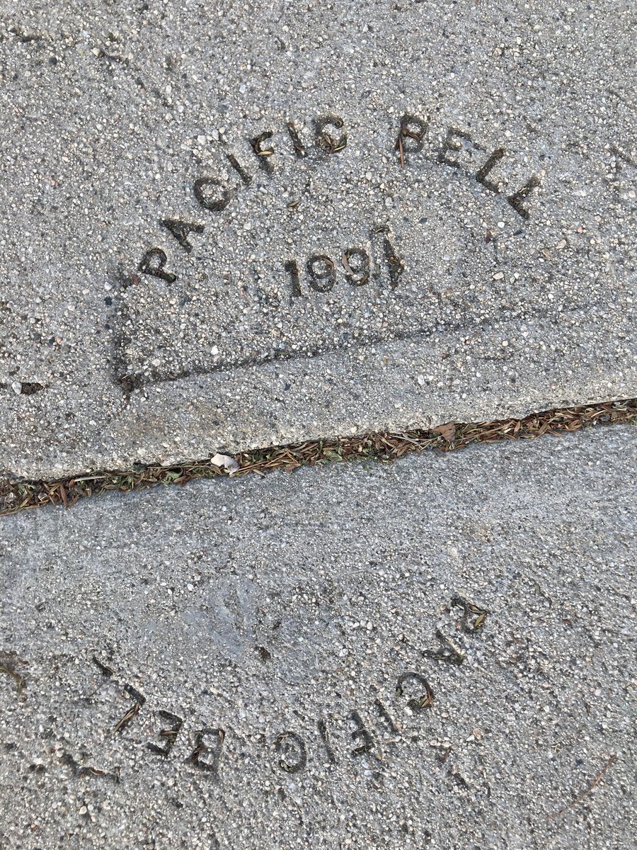 thenewYorkBlvd's tweet photo. Back in the day and before AT&T #pacificbell #pacbell #ReachOutReachOutAndTouchSomeone https://t.co/EWvjOZ043q https://t.co/hyO6IFYUBG