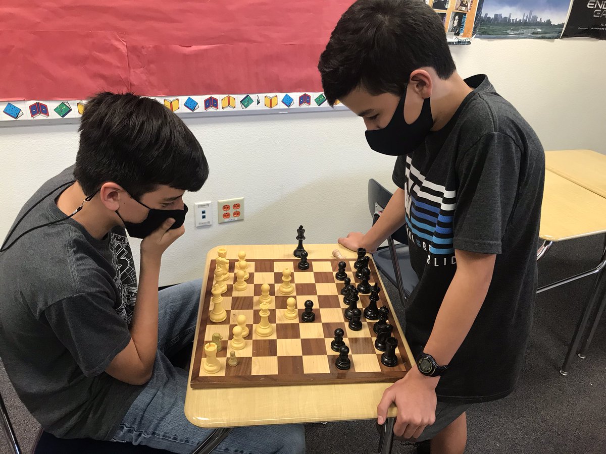 WillisChess's tweet photo. #strategicthinking and #fun @WillisFirebirds @ChandlerUnified https://t.co/fCPfAAC6ug