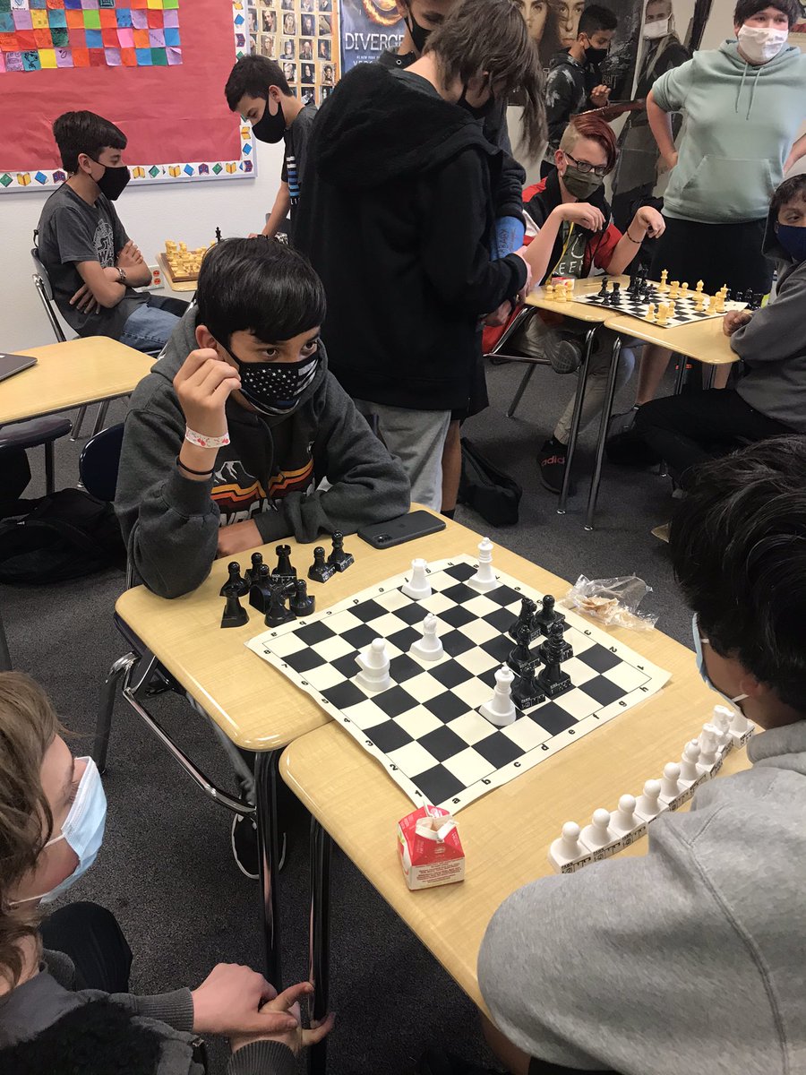 WillisChess's tweet photo. #strategicthinking and #fun @WillisFirebirds @ChandlerUnified https://t.co/fCPfAAC6ug