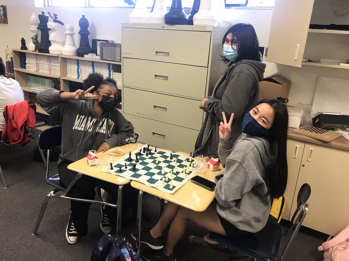 WillisChess's tweet photo. #strategicthinking and #fun @WillisFirebirds @ChandlerUnified https://t.co/fCPfAAC6ug
