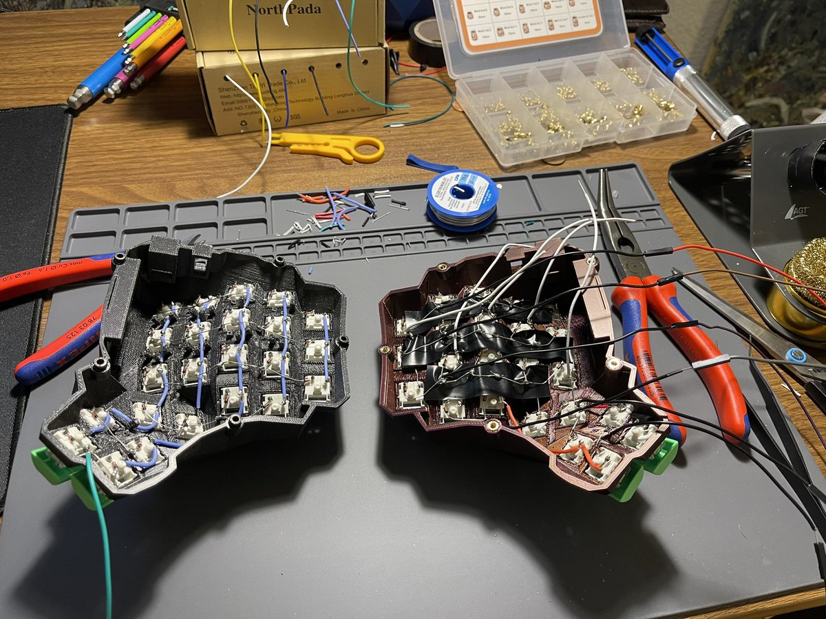 tom_arrell's tweet photo. Good progress tonight. Both halves wired. Time for some programming https://t.co/6ZfFf12akg