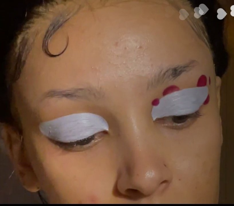 DojaCatCentral's tweet photo. Make de cada dia! Doja Cat está ao vivo em seu Instagram, agora! https://t.co/M18z71VlAi