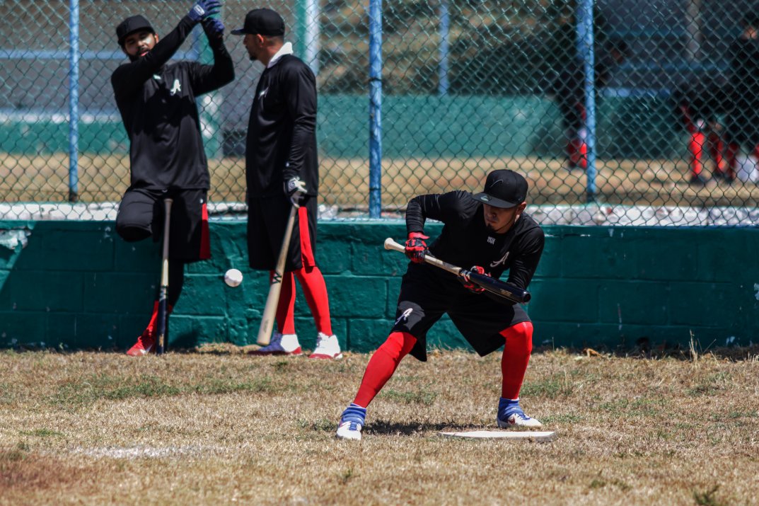 LMBBanorte's tweet photo. La tradición continúa.

@elaguilabeisbol 🦅 ya entrenó hoy en el puerto jarocho.

#VolveremosMásFuertes 💪⚾ https://t.co/QNpsUI5q2u