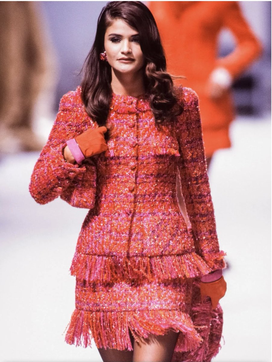 OpulentStyling's tweet photo. Overall Catwalk Moments Featuring Chanel’s Tweed Jacket. The classic Chanel jacket has transcended fashion history to become an icon of design. #chanel #tweetjacket #classicchanel #Chaneljacket #cocochanel #KARLLAGERFELD #clothingbrand #vipconcierge #imageconsultant https://t.co/5gG8EMmEby