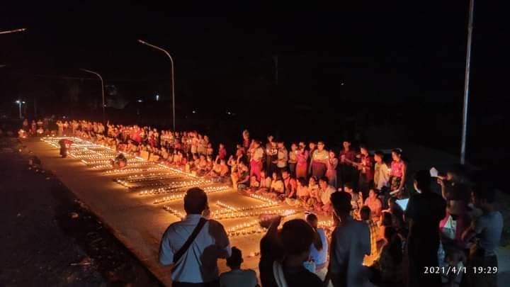 crystallyin's tweet photo. "We will never Surrender'', Strongly Night Strike in #Wantwinn township, #Taesu village on Apr 1, 2021.
NEWS SUPPRESSION
#Apr2Coup
#InternetShutdown
#WhatsHappeningInMyanmar https://t.co/2OTLrnPlgP