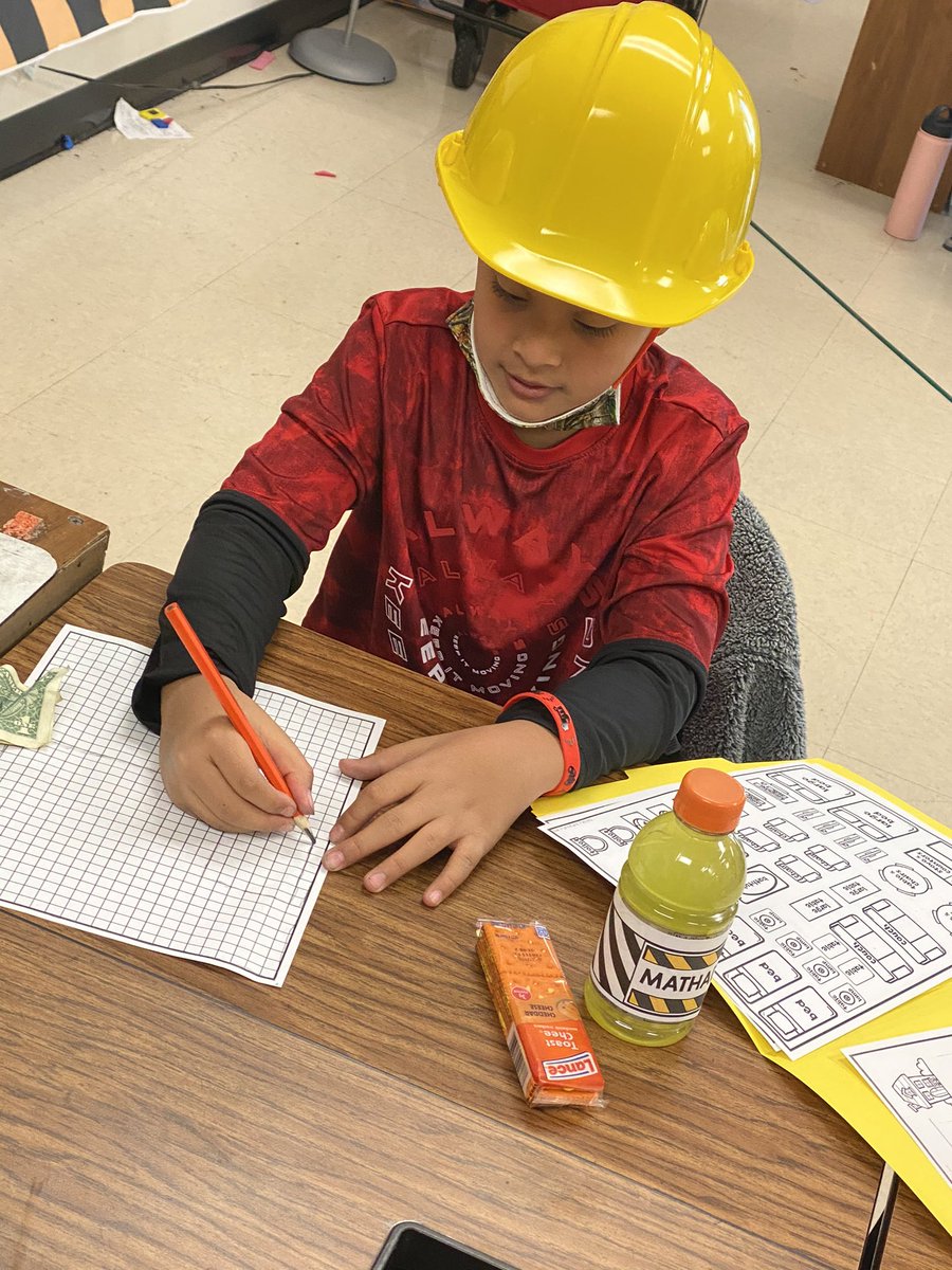 Abbey_Batey's tweet photo. We had a fun day constructing a floor plan! All about that area and perimeter! #mesJoy #mathISfun #engagement @jensmith207 @NicoleG_MES @EmilyLoftin4 @SSchneiderCISD https://t.co/hKA8qwY8aE