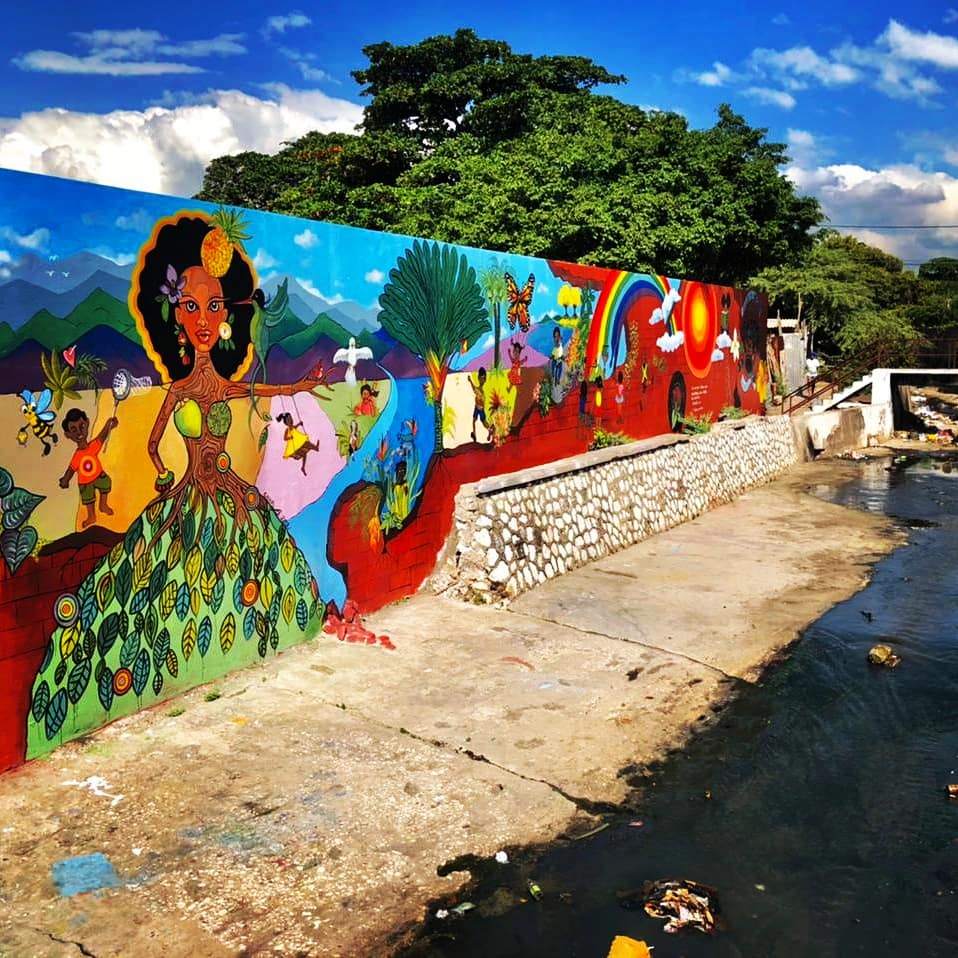 dempsterchung's tweet photo. Some pics of the new @kgncreative mural in the Art District on Downtown Kingston. Thanks to all the partners:
@GraceKennedyGrp @sw_jamaica #ICDGroup #MulticareFoundation https://t.co/YpJpUwRFUZ