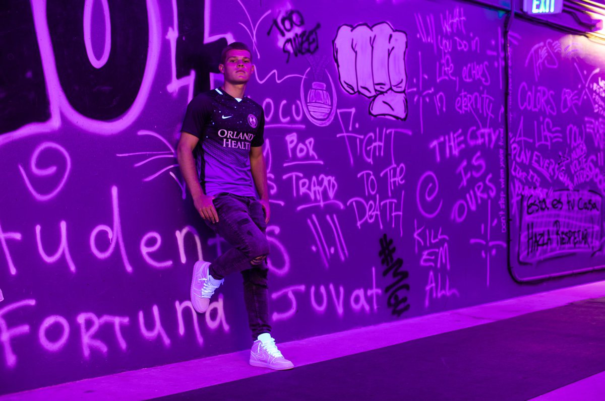 cmueller1662's tweet image. Can’t measure my pride for this city and these colors 👊🏼💜⁣
⁣⁣
New @nikefootball x @orlpride kits are outta this world 🌌 ⁣
⁣
#OurCity #AdAstra21 #BTB