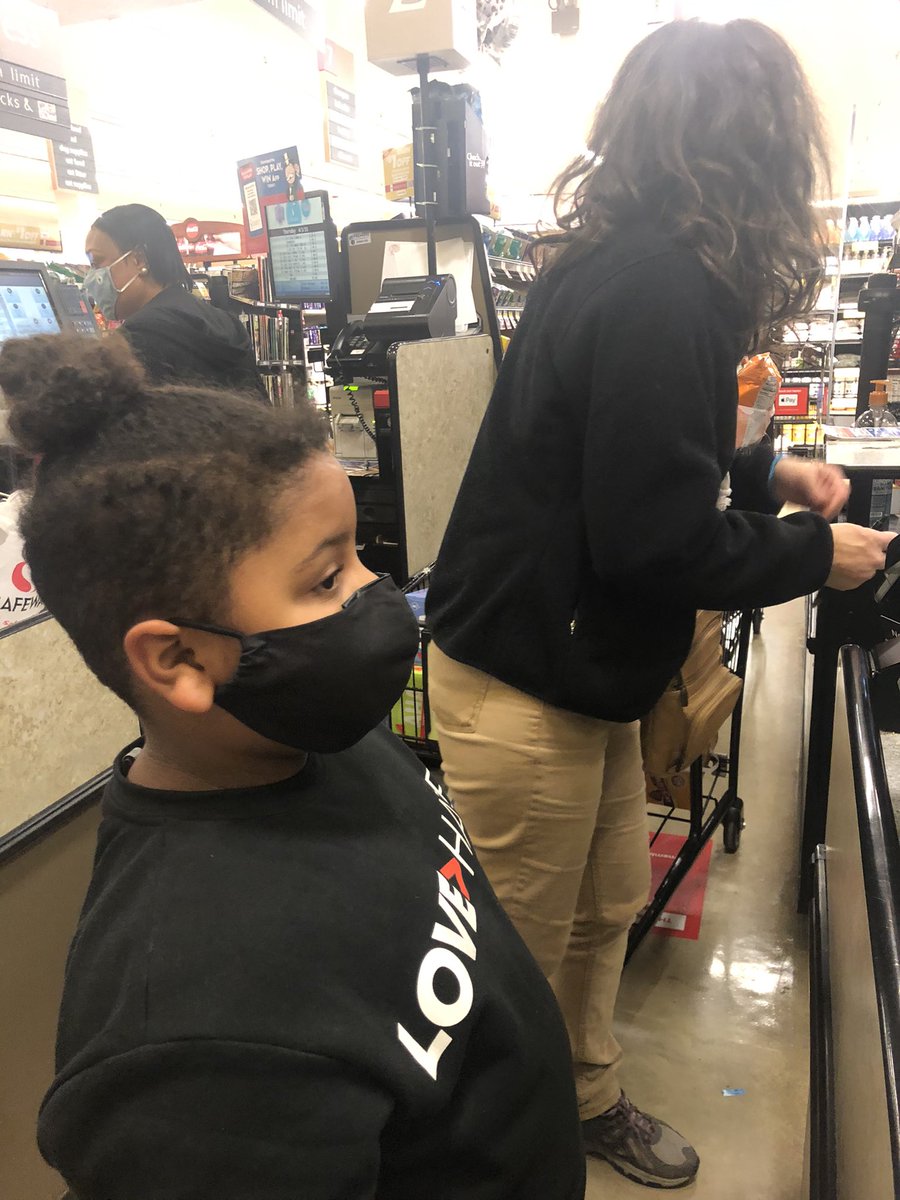 GUESS WHAT I DID!?!

I did my 3 acts of kindness, did you?

1) I stocked my mobile pantries and took a care pack to a family in need.

2) I surprised my elderly neighbor with cake and a light up ring.

3) I paid for 6 people’s groceries!

HAPPY #SpreadPositivityDay