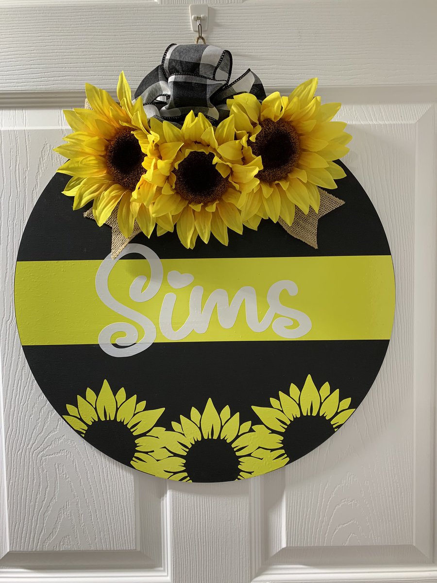 eand_b's tweet photo. Yep that’s right, we even do custom requests for our 18” wooden door hangers! #shopsmall #welcomesign #doorhangers #momboss #sunflower #eandbgraphix https://t.co/VI47axzgLE