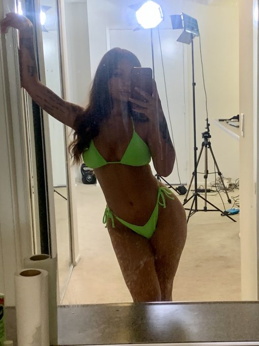 1 pic. On set today for https://t.co/tz4LOHXamM ?? Thanks so much for bringing me on board @RomeoManciniXXX