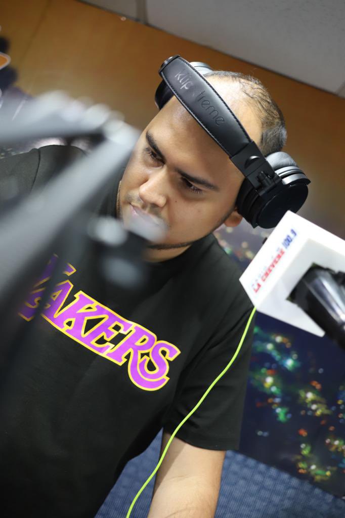 Comenzamos con ‘La Gozadera de Verano’! 🏖 Sintoniza tu radio favorita de Grupo Radial Samix que vamos hasta las 8PM con el mejor músicon para disfrutar este calorón! 🎶☀️

#LaGozaderaDeVerano #GrupoSamix