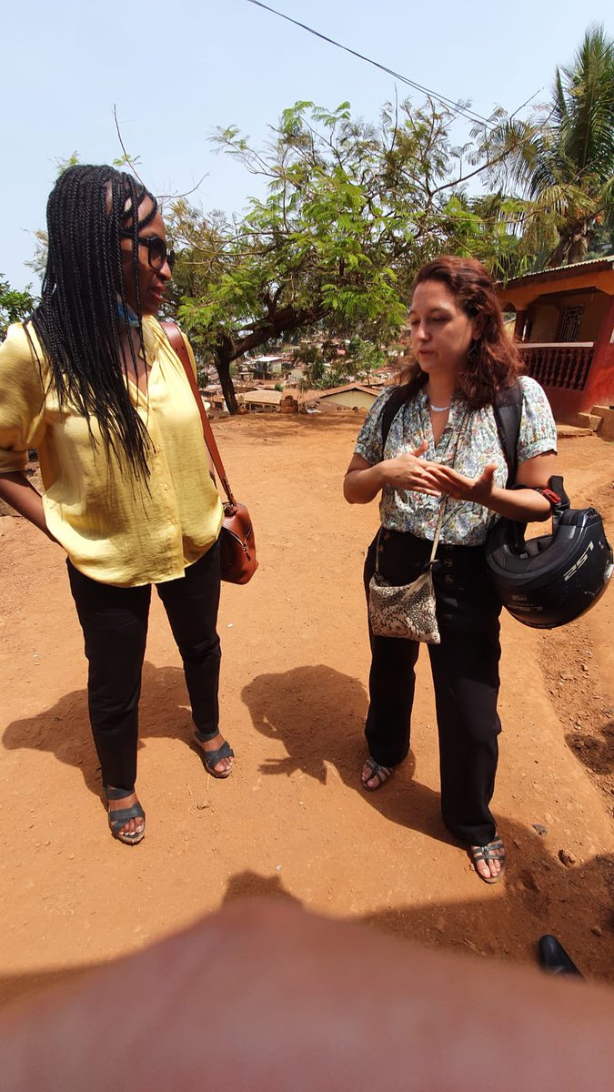 MatthieuDiscour's tweet photo. Visit to #Munafa, a microfinance institution based in #SierraLeone and supported by @entrep_monde with @AFD_en 🇫🇷funding : we discovered an innovative methodology to ensure both financial sustainability and women empowerment in #Freetown. Already 2500 clients, encouraging ! https://t.co/XqTnB74fBB