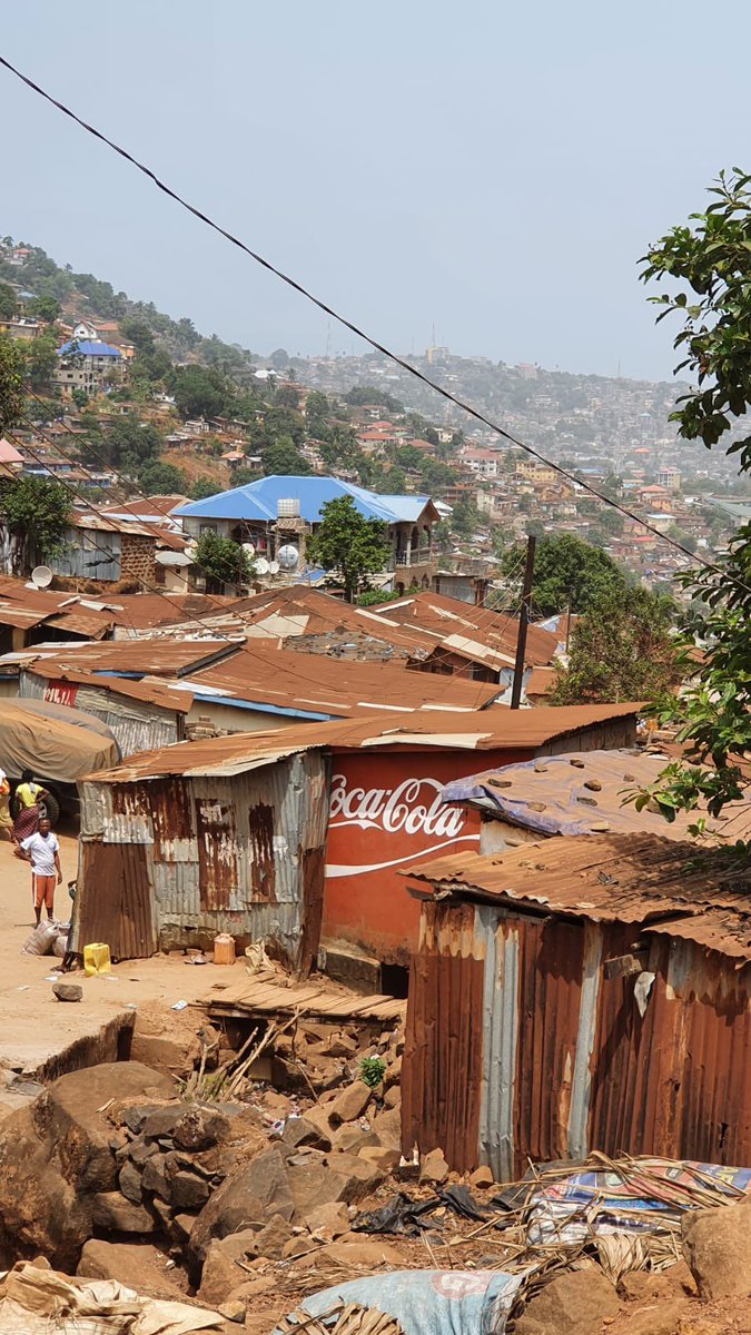 MatthieuDiscour's tweet photo. Visit to #Munafa, a microfinance institution based in #SierraLeone and supported by @entrep_monde with @AFD_en 🇫🇷funding : we discovered an innovative methodology to ensure both financial sustainability and women empowerment in #Freetown. Already 2500 clients, encouraging ! https://t.co/XqTnB74fBB
