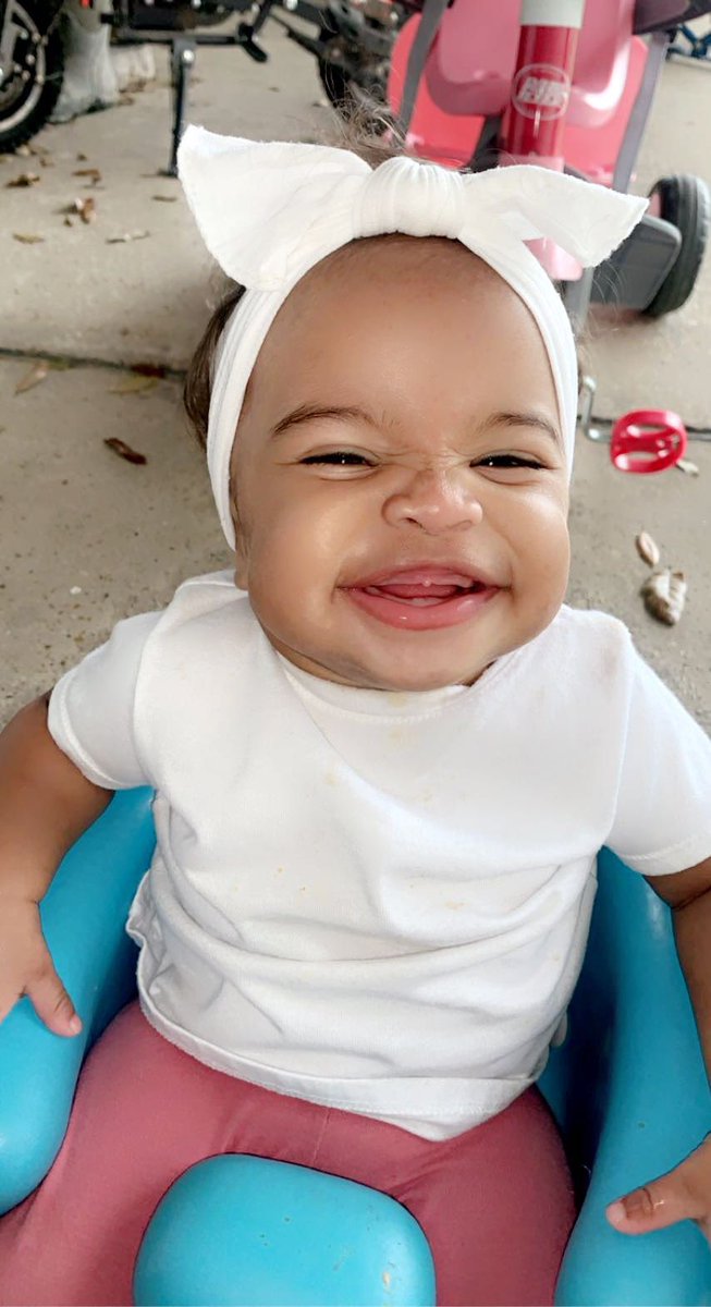 chloebrooke__'s tweet photo. I NEVER knew i could love someone this much 💛 https://t.co/lUoOSoNIrv