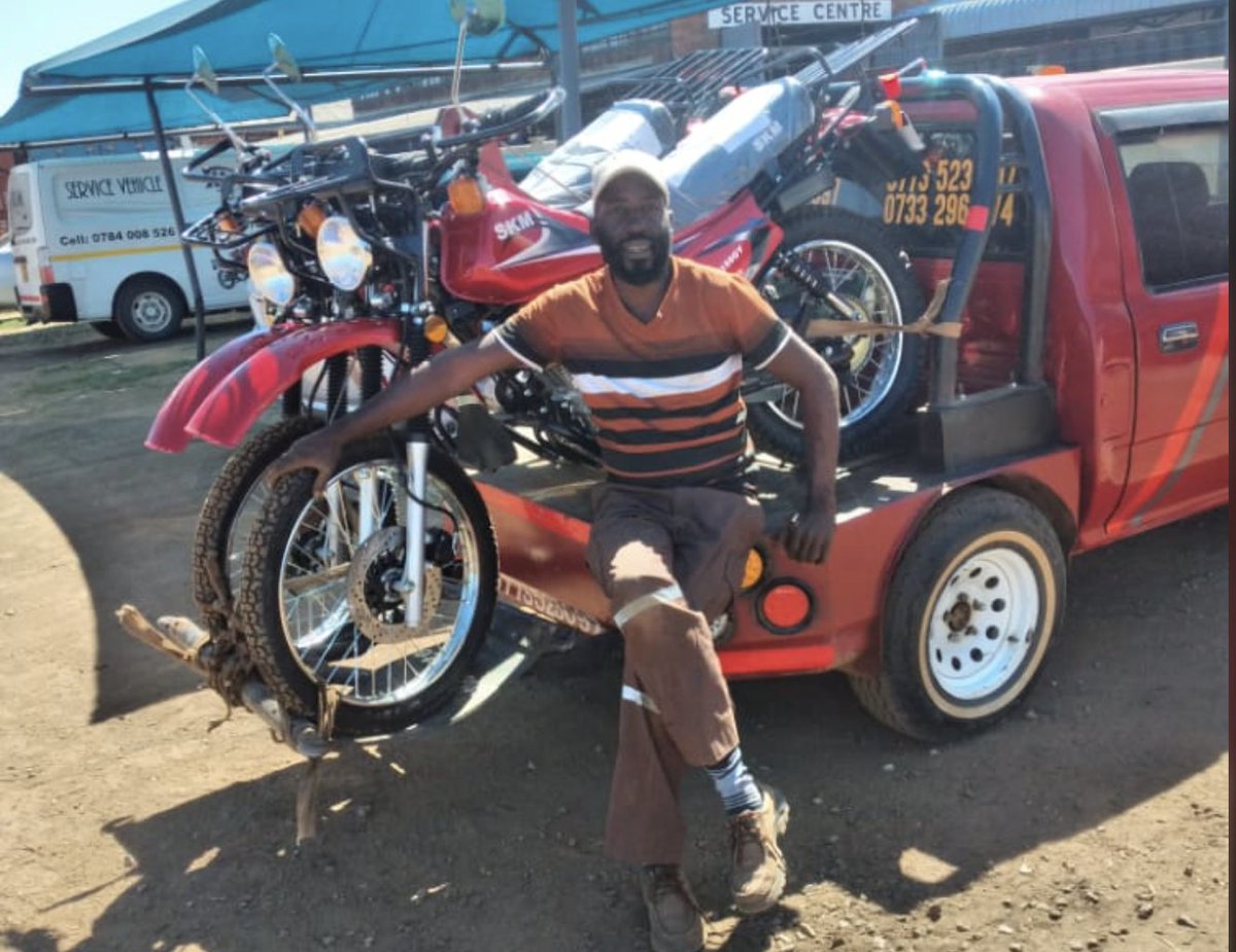 ZimbabweTimes's tweet photo. Zanu Pf Mash Central provincial youth sec for transport and social welfare Cde Brian Jonga has warned motorist to exercise maximum caution on the road during this Easter Holiday. The province has in the past week witnessed fatal road carnages. @YLZANUPF1 @PoliceZimbabwe https://t.co/7hzOH5CE6g