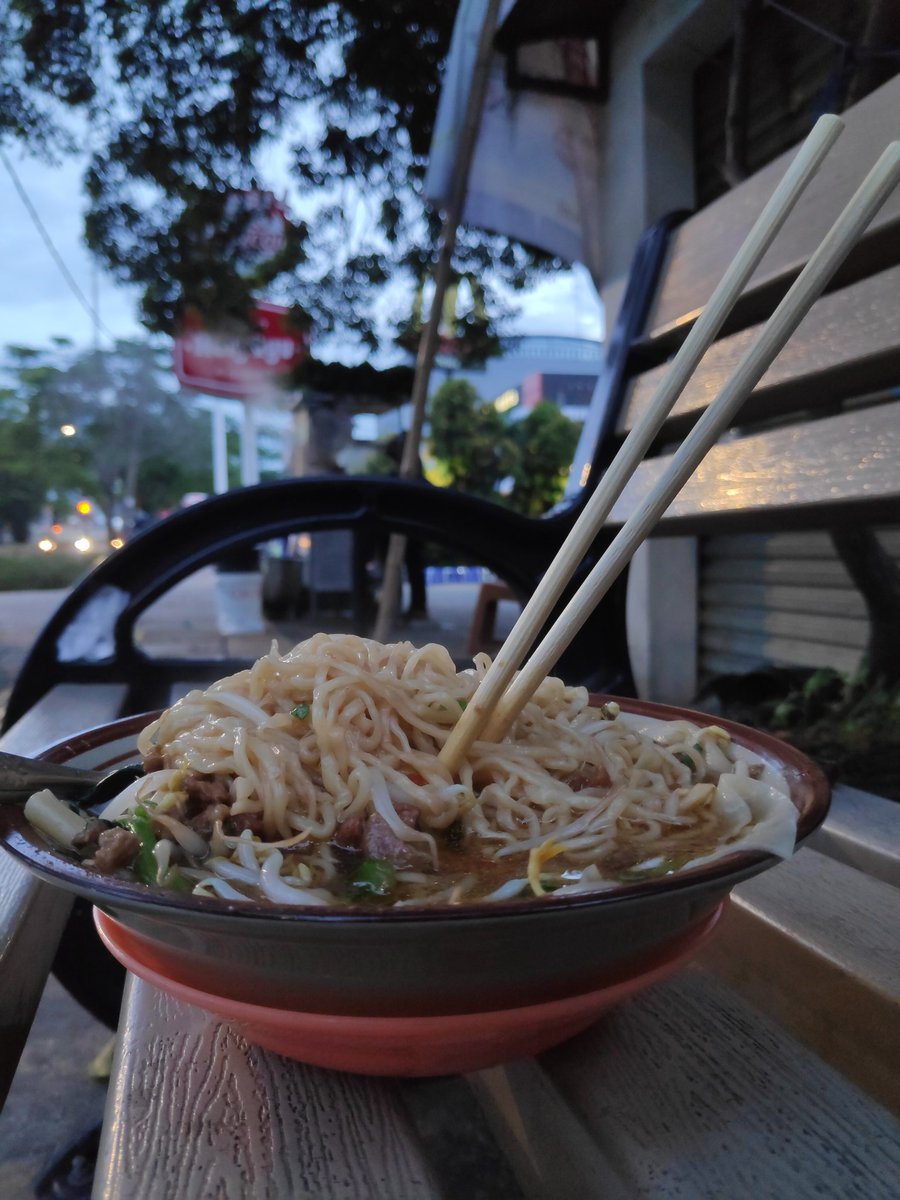 Mesti nyobain sih nih <a href="/abdelachrian/">Abdel Achrian</a> dideket H.Peeng nih ncing, lebih tepatnya samping mcd jl.panjang.