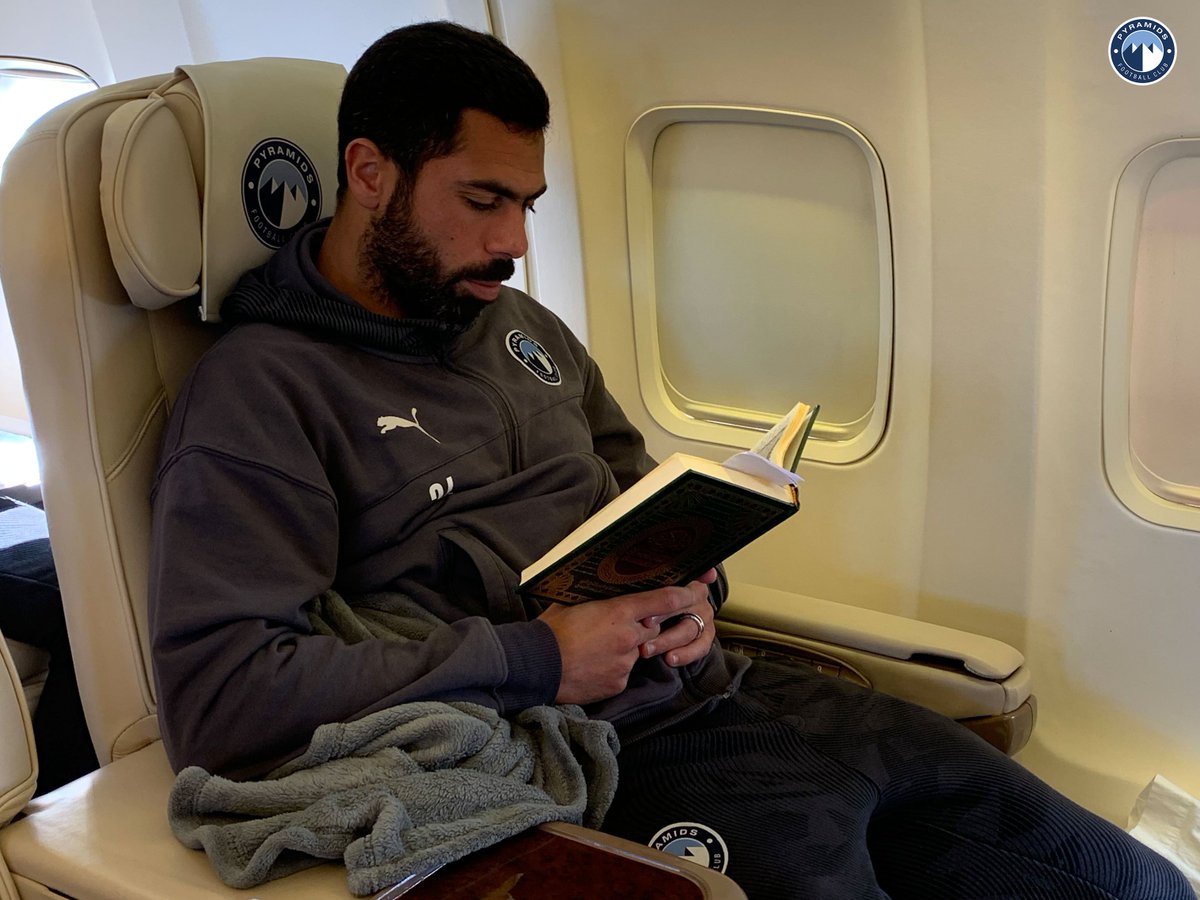 أحمد فتحي أثناء السفر مع بيراميدز إلى المغرب لمواجهة الرجاء في الكونفدرالية