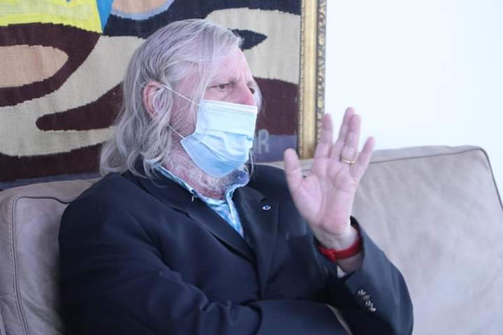 SecondePhase's tweet photo. #LE_PROFESSEUR_RAOULT_À_DAKAR 

Monsieur le Ministre de la Santé et de l'Action sociale Abdoulaye Diouf SARR a reçu Pr Didier RAOULT  ce mardi 30 mars à  9H 
#kebetu #secondephase https://t.co/5Ndu871T89