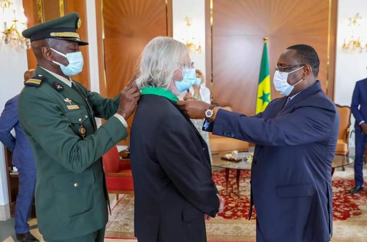 SecondePhase's tweet photo. Le Président Macky Sall a reçu le Professeur Didier Raoult. Le médecin français,  spécialiste des maladies infectieuses est en mission au Sénégal dans le cadre de sa collaboration avec ses partenaires. https://t.co/kOXhvy6FD5