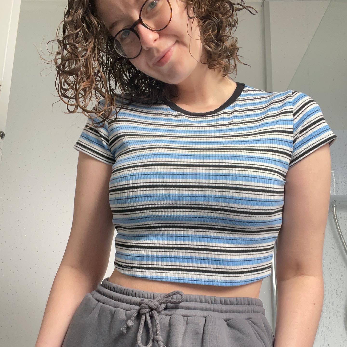 TW Pornstars 1 pic. Jo Munroe. Twitter. Feeling cosy today. Who wants