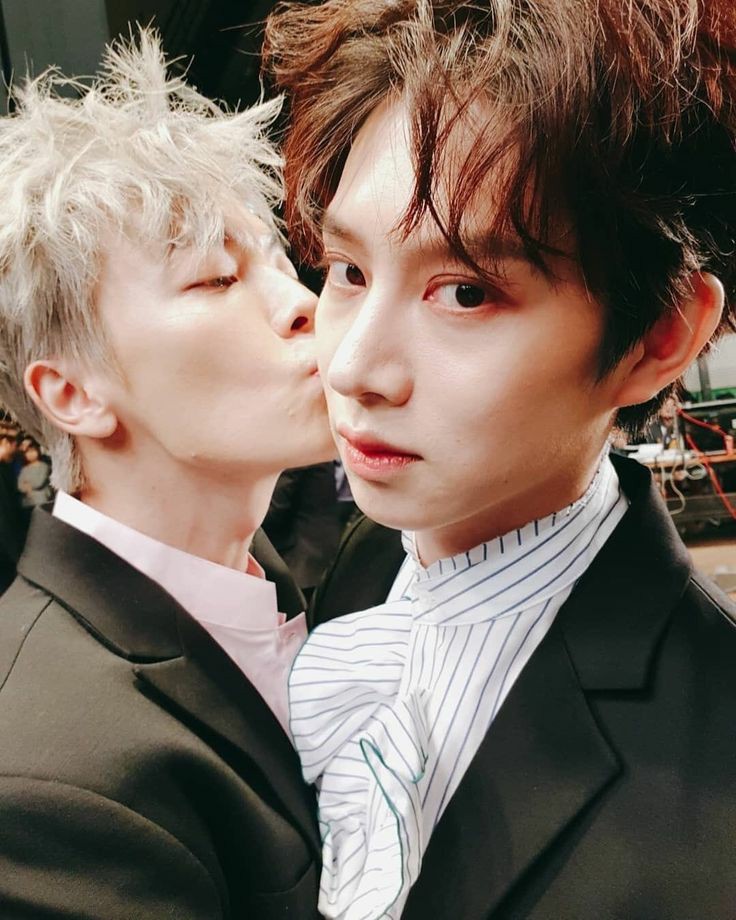 TJ79_EunSiHae's tweet photo. MamaChul & most fav Baby Dongaek! πΆππ #HaeChul cuties π
#λν΄λ²λΈ @donghae861015 #HEECHUL https://t.co/71W5QpgYIL