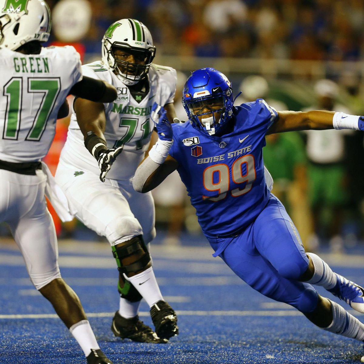lancefrmdabean's tweet photo. AFTER AN AMAZING CALL WITH SO MANY OF THE GREAT STAFF, IM PROUD TO ANNOUNCE THAT IVE RECEIVED AN OFFER FROM BOISE STATE UNIVERSITY🐴 #Bl22dBlue
@CoachRoyLopez @CoachCollins46 @Demos_Way @TrueBuzzFB #WeBuzzn @DesertRidge_FB @BroncoSportsFB https://t.co/2ZmdgBB4pM