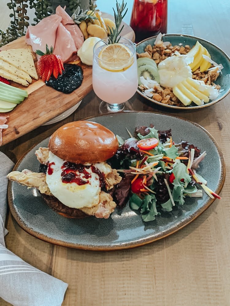 TheCraftsmanAZ's tweet photo. Easter is just a few days away!! Join us in celebration at The Craftsman. From lemon ricotta pancakes, to our coast to coast roll with butter poached lobster, to a specialty Easter ham board, &amp; more, there is something for everyone!

#Easterhamboard #lemonricottapancakes #easter https://t.co/saBAT2vMzy