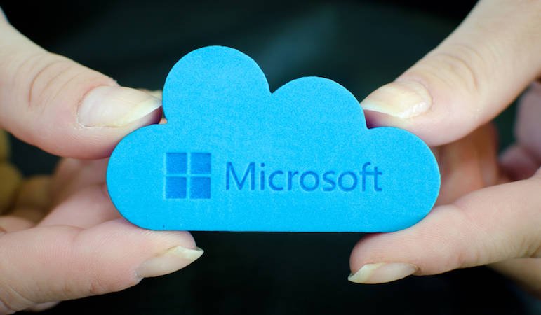 CallevaNetworks's tweet photo. If you can't log into Azure, Teams or Xbox Live right now: Microsoft cloud services in worldwide outage https://t.co/mAIS3kKsj7 https://t.co/6yCtTVi32e