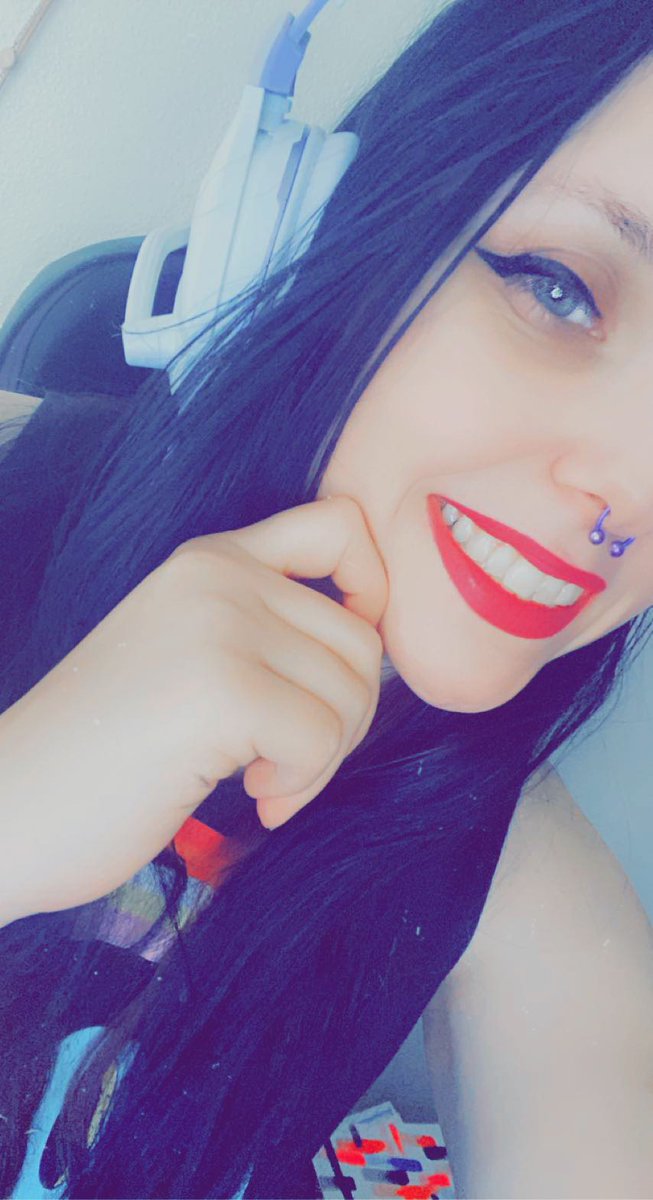 RageBled's tweet image. When you feel like death so you put makeup on and stream call of duty on twitch. Twitch.tv/KalisRage #femalestreamer #codstreamer #girlgamer #twitchstreamer #twitchaffiliate