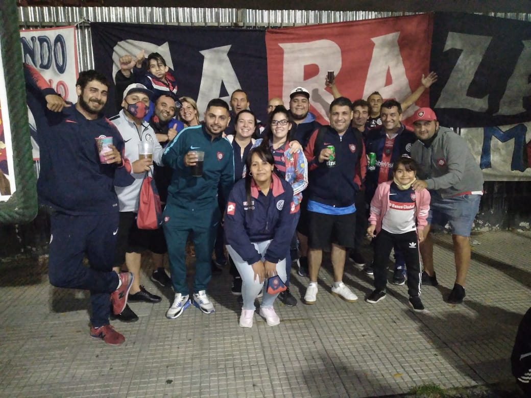 PeniaCASLAlanus's tweet photo. 🎉🎊 Feliz cumpleaños San Lorenzo querido !
#SoyDe113OEDO 
Siempre #SanLorenzo 
Siempre #Boedo
🔵🔴🔵 https://t.co/fxTAXkMKfW