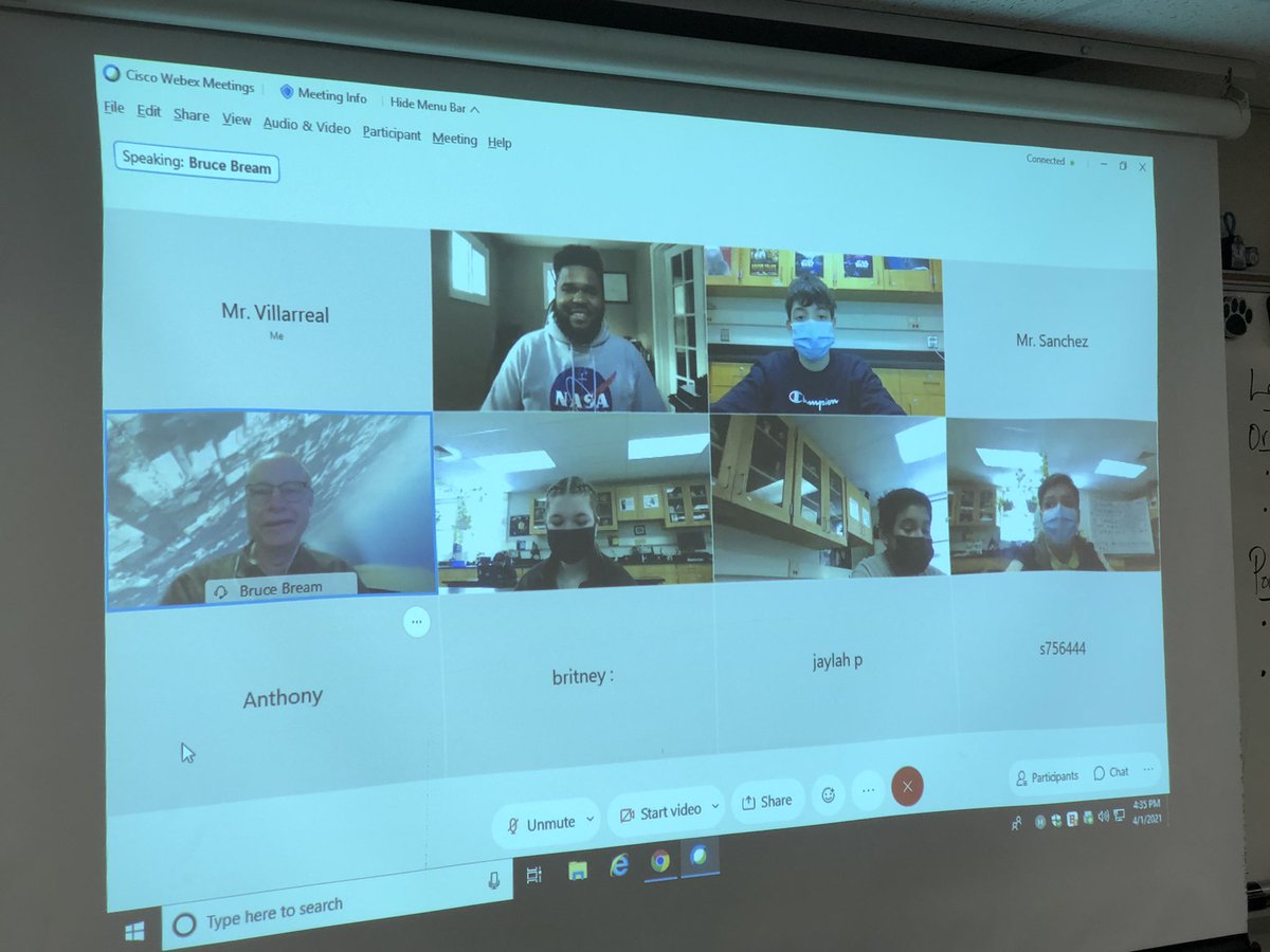 LT_RaquelR's tweet photo. #Rebel students @NISDLearningTre had a busy week from volunteering to tend the new planted garden beds to meeting with a #NASA reliability engineer Bruce Bream! @NASAglenn. #TXACE #LetItGlide #21CCLC @NISDRoss https://t.co/C5mQtcueTN
